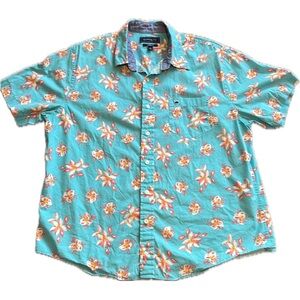 CROWN & IVY men’s blue Hawaiian print shirt
